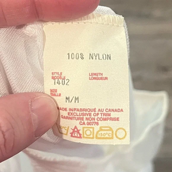 Vintage 70s/80s White Nylon Half Slip | Lace Hem | Made in Canada | Size M - Picture 3 of 5
